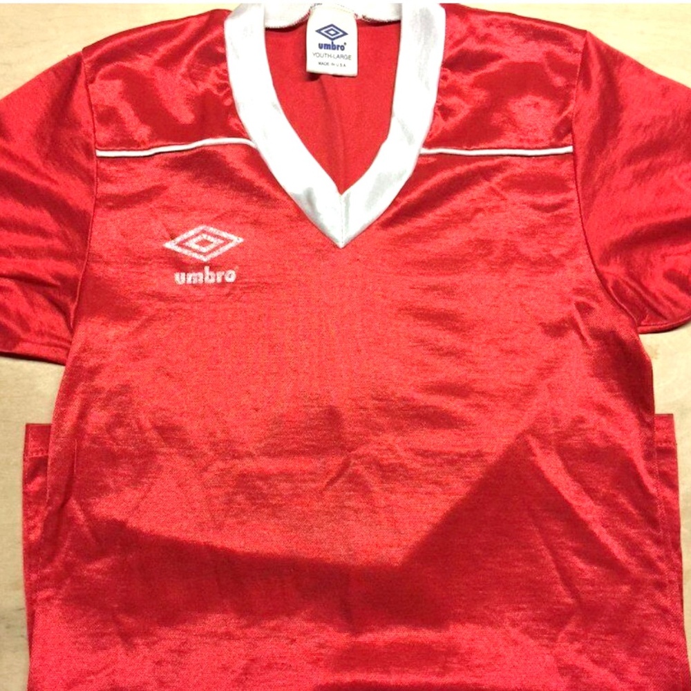 3/$40 VTG 80s UMBRO Red Short Sleeve Poly Cotton Soccer Athletic Shirt Tee~ Y/L
